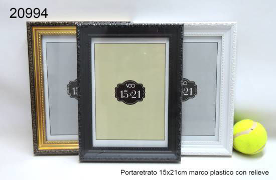 Imagen de PORTARETRATO PLASTICO CON RELIEVE 15X21 1.25